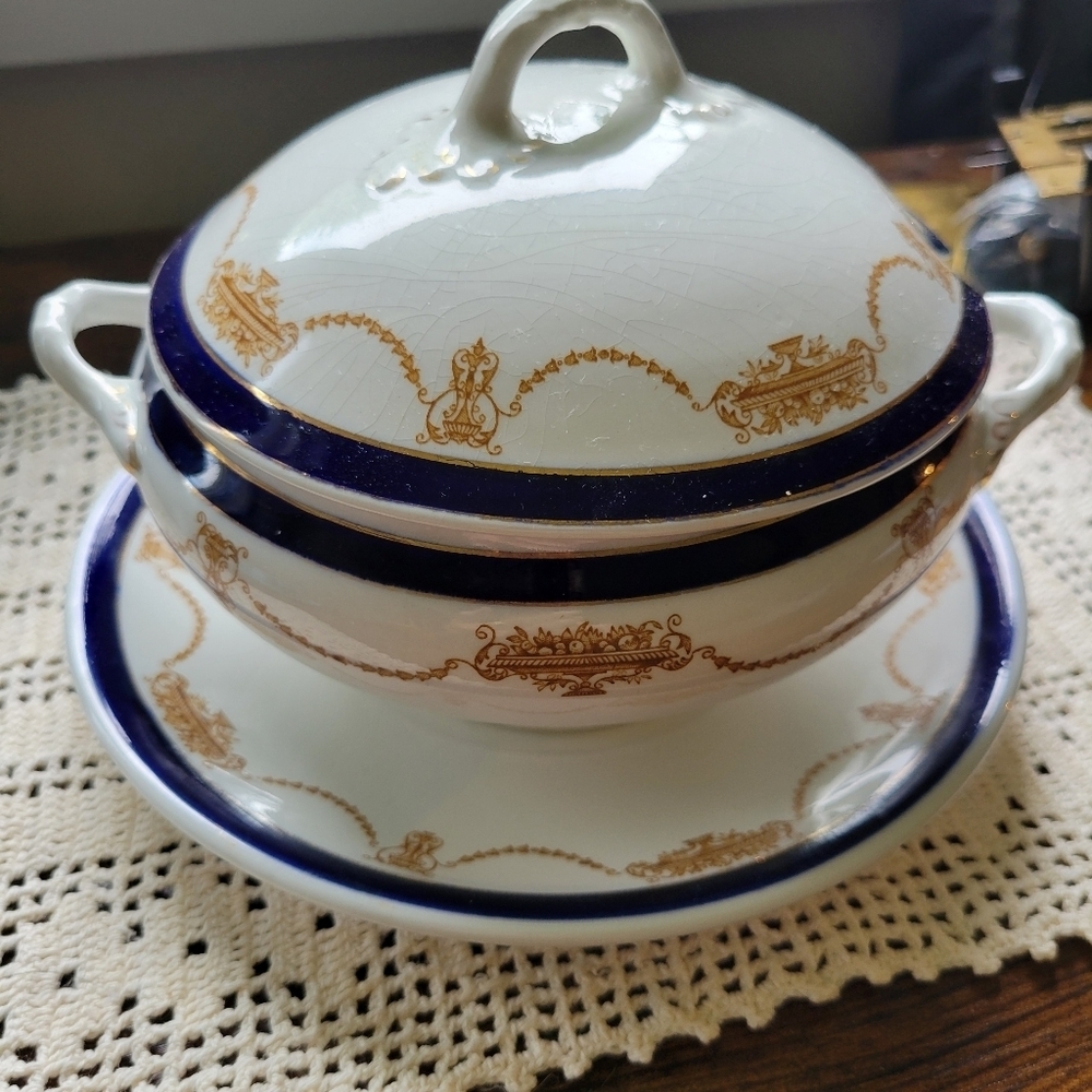 Antique English Covered Gravy Bowl With Underplate Bristol Ware Pountney &Co